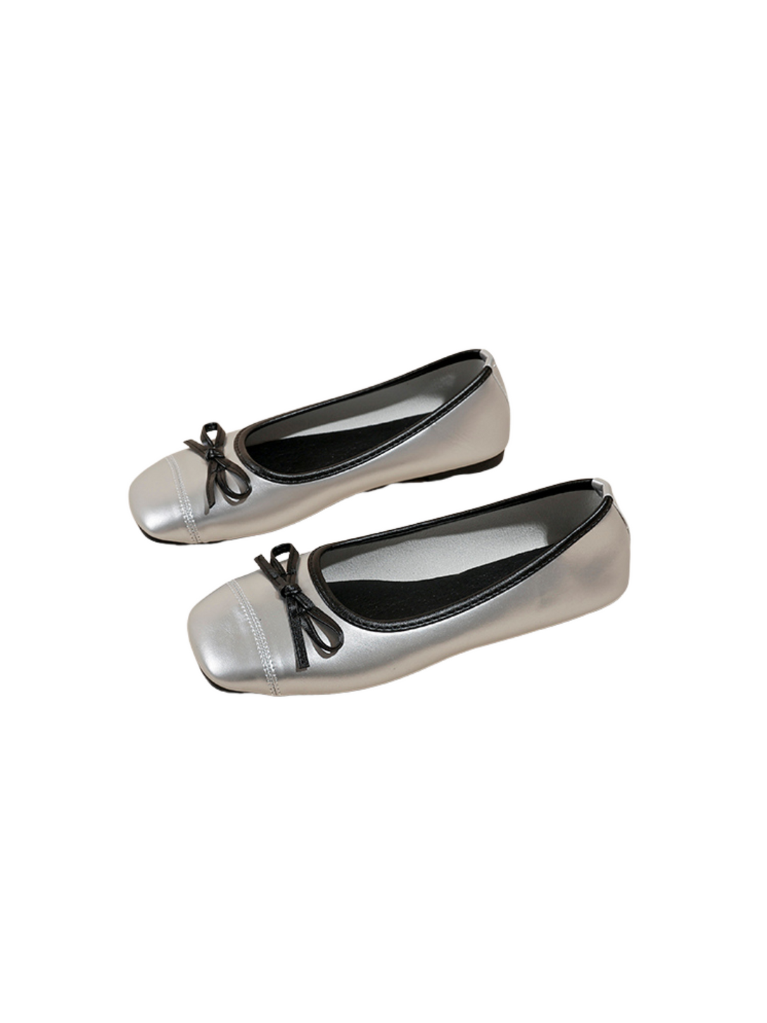 Élan Timeless Close Toe Loafer- Silver