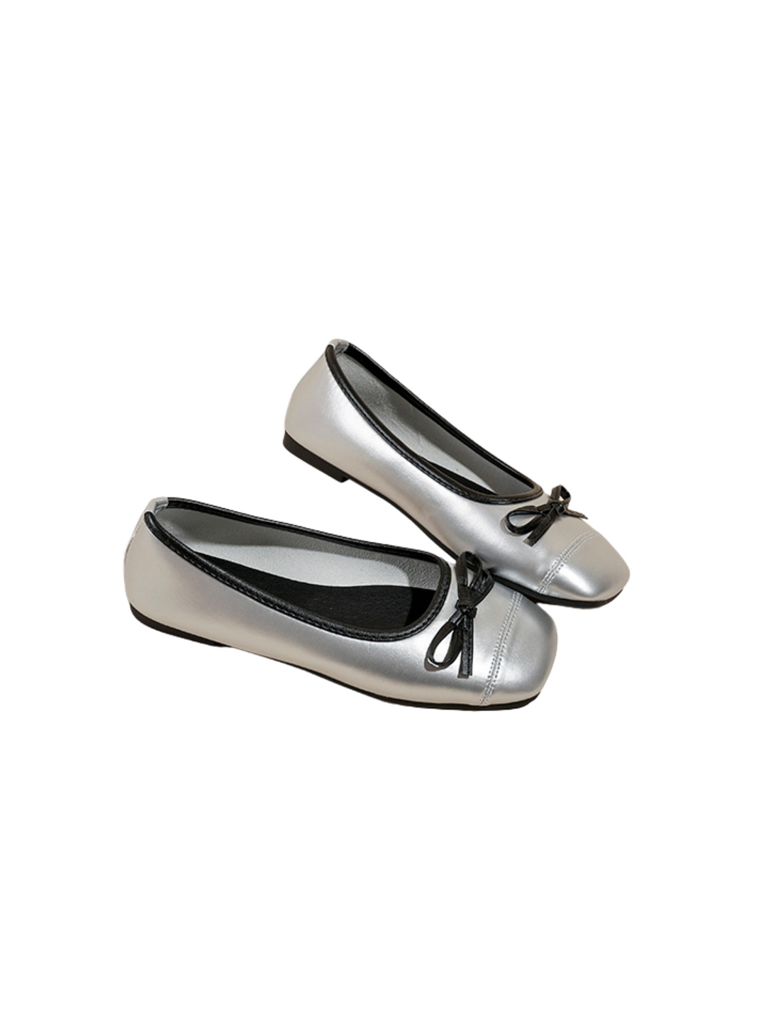 Élan Timeless Close Toe Loafer- Silver